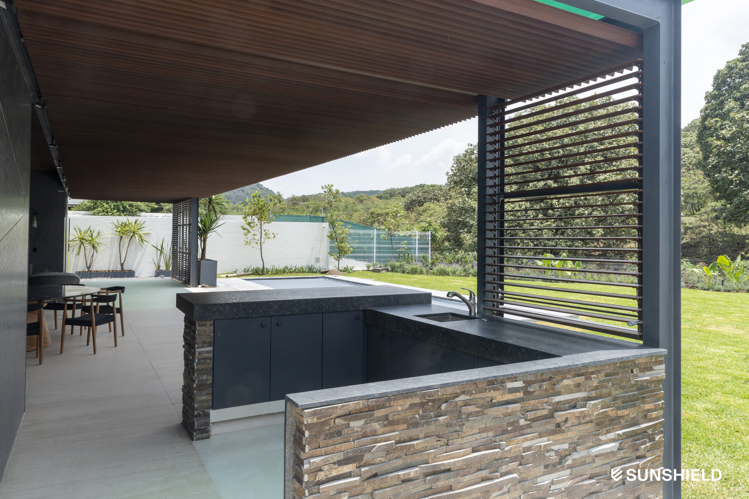 Sunshield - 88E Louver Roof - 191401, Mexico, Ayamonte, 88E-Woodlike, B1_Logo
