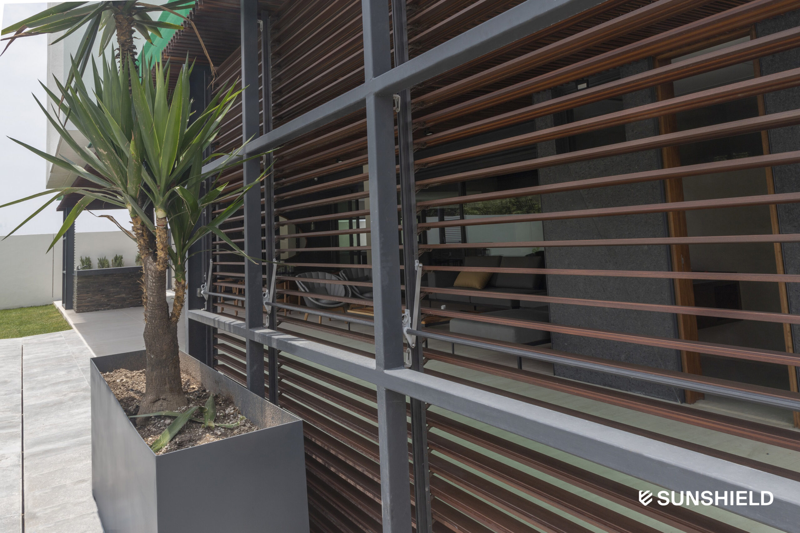 Sunshield - 88E Louver Roof - 191401, Mexico, Ayamonte, 88E-Woodlike, B2_Logo