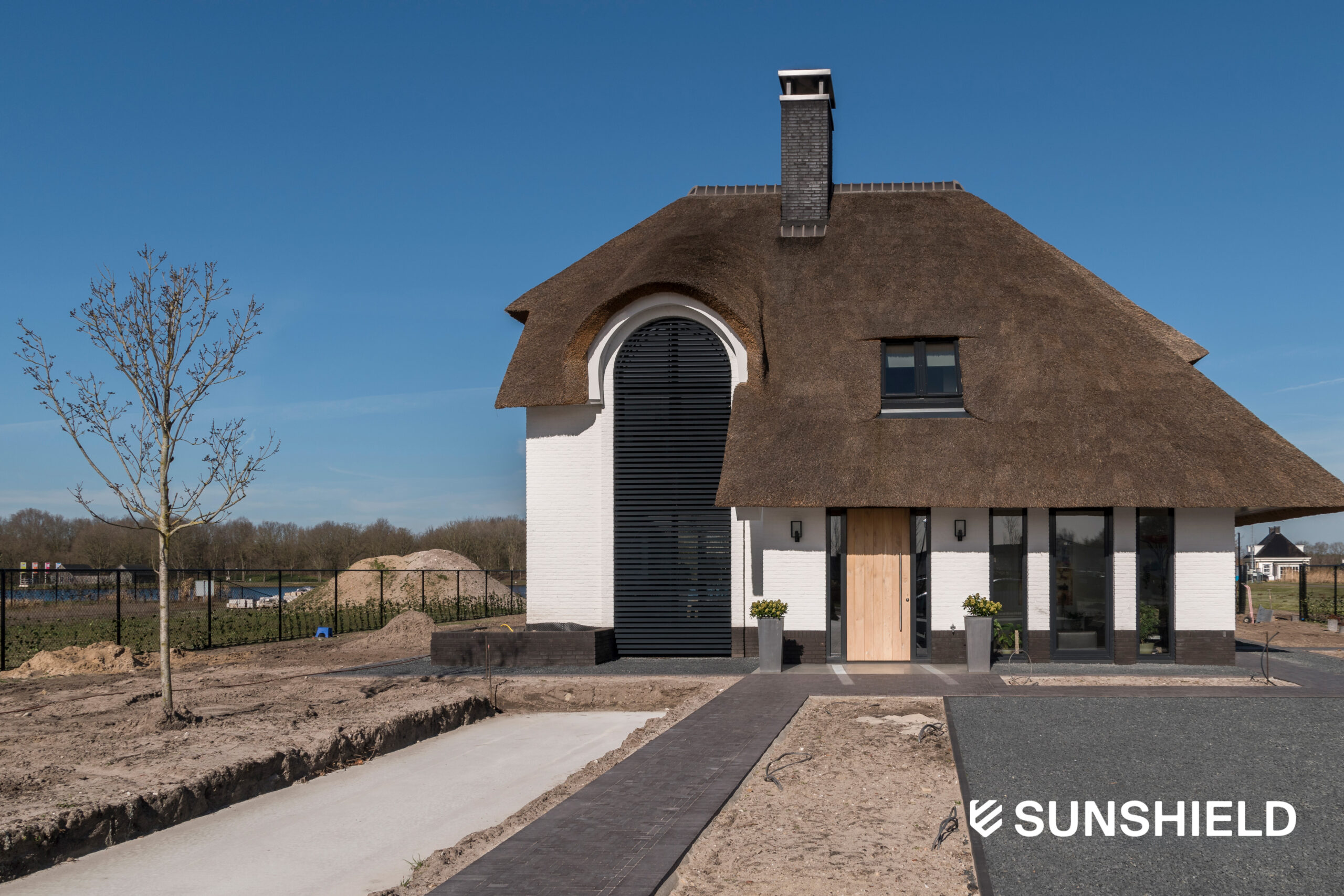 sunshield-200628-96e-arch-private-home-arcen-nl-7