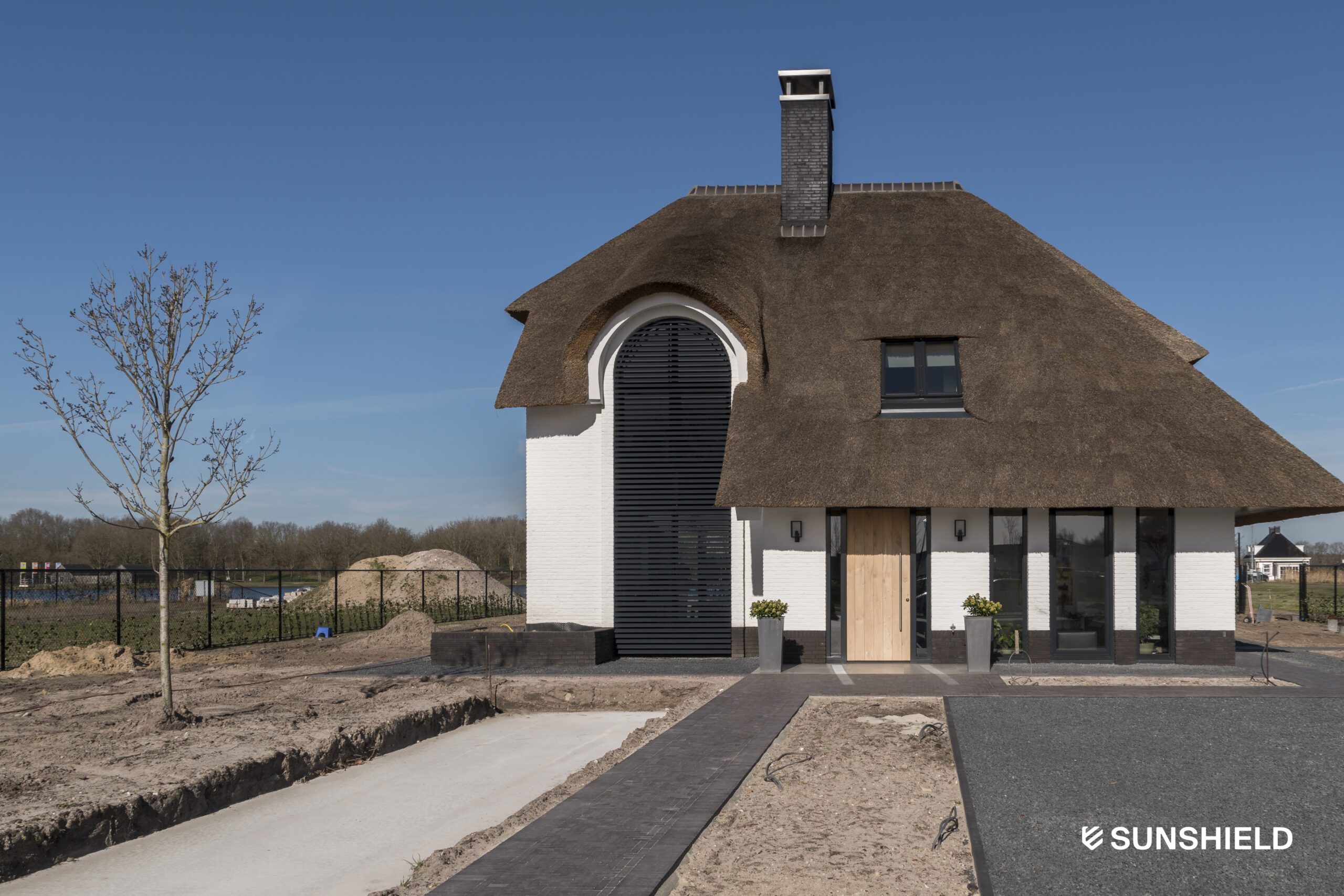 sunshield-200628-96e-arch-private-home-arcen-nl-7